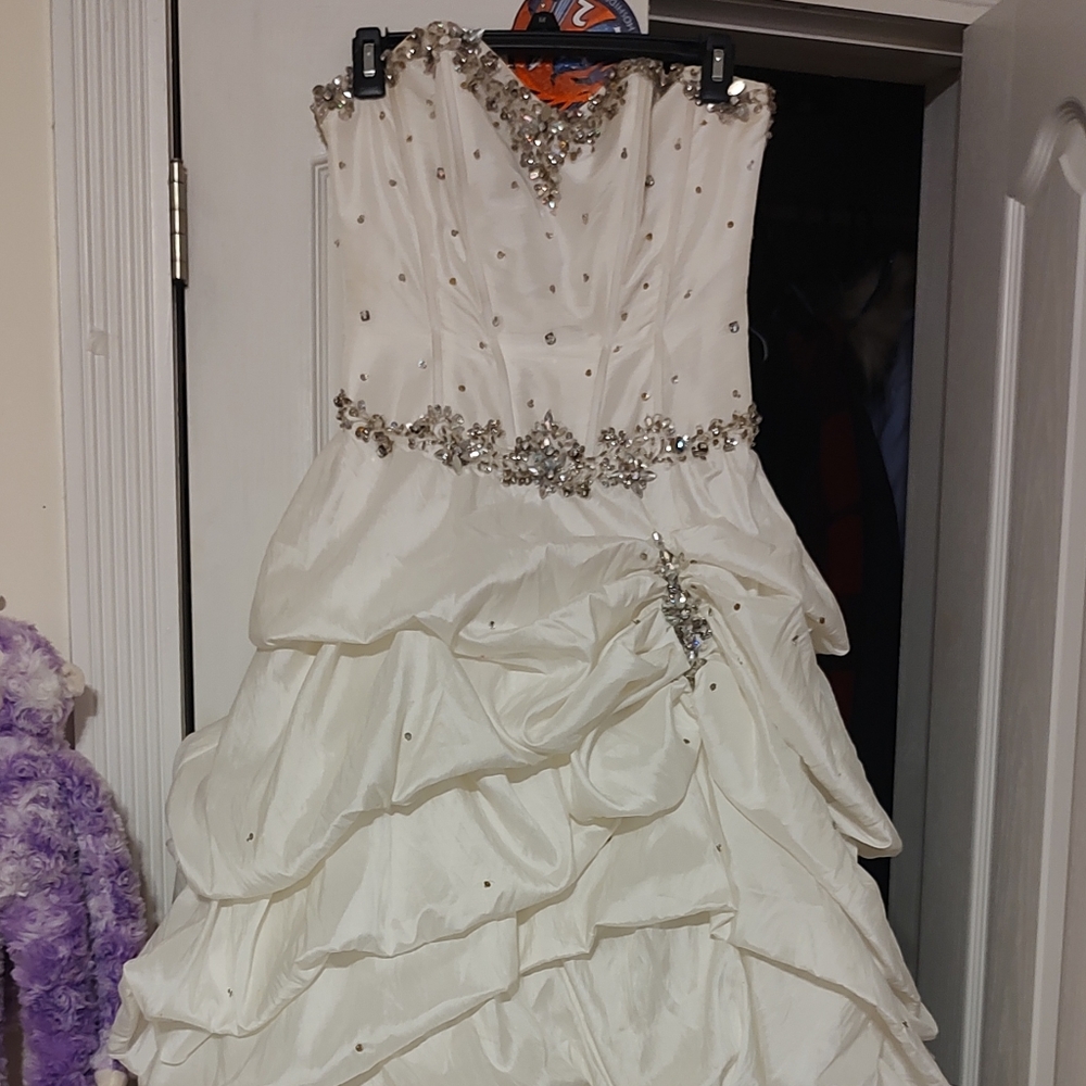 Amy Lee wedding dress